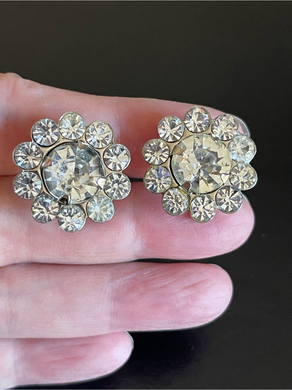 Vintage Coro clear rhinestone Cluster screw on Earrings.